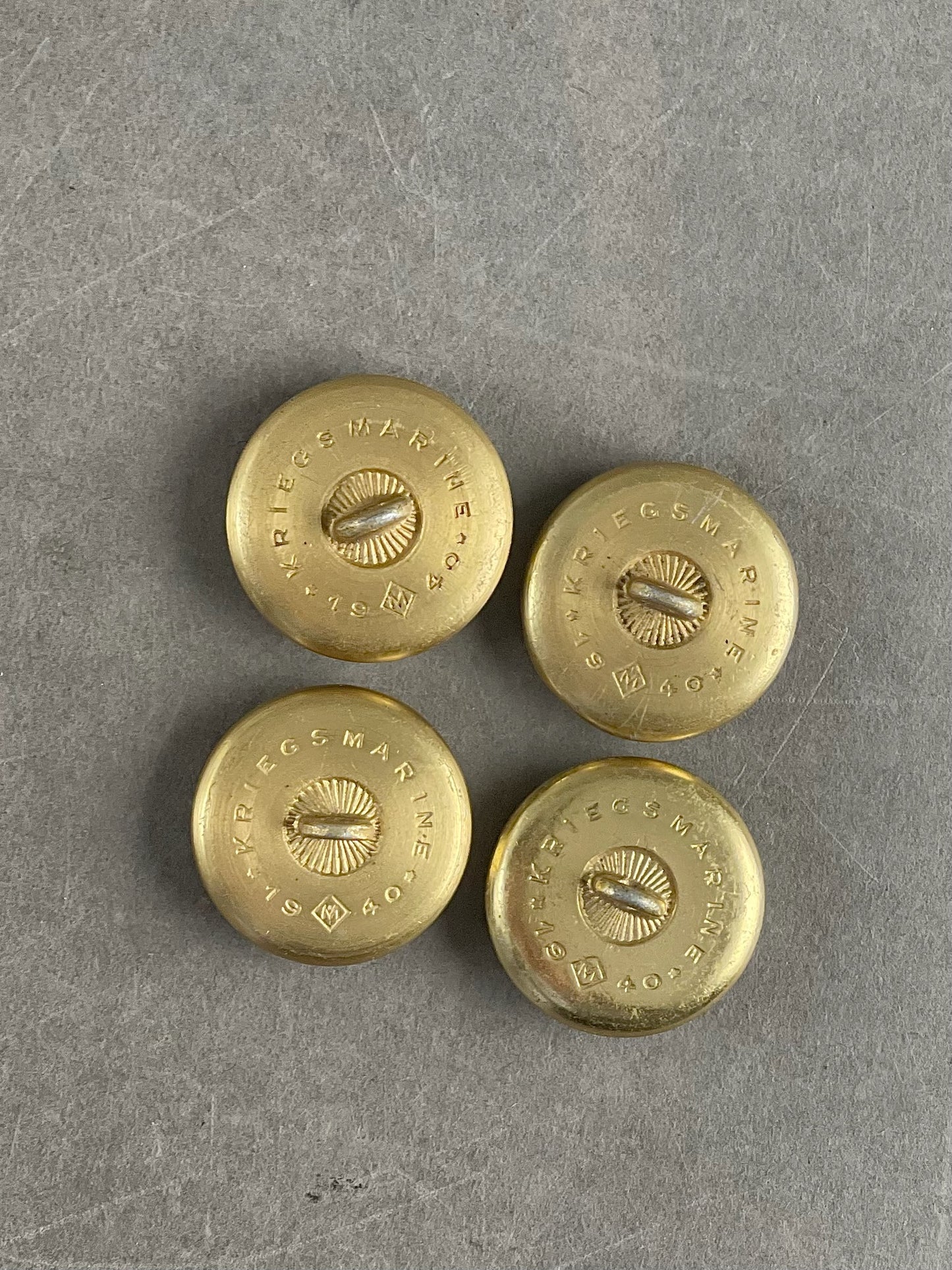 WW2 Tysk Lot af 4 Kriegsmarine Uniformsknapper. Original.