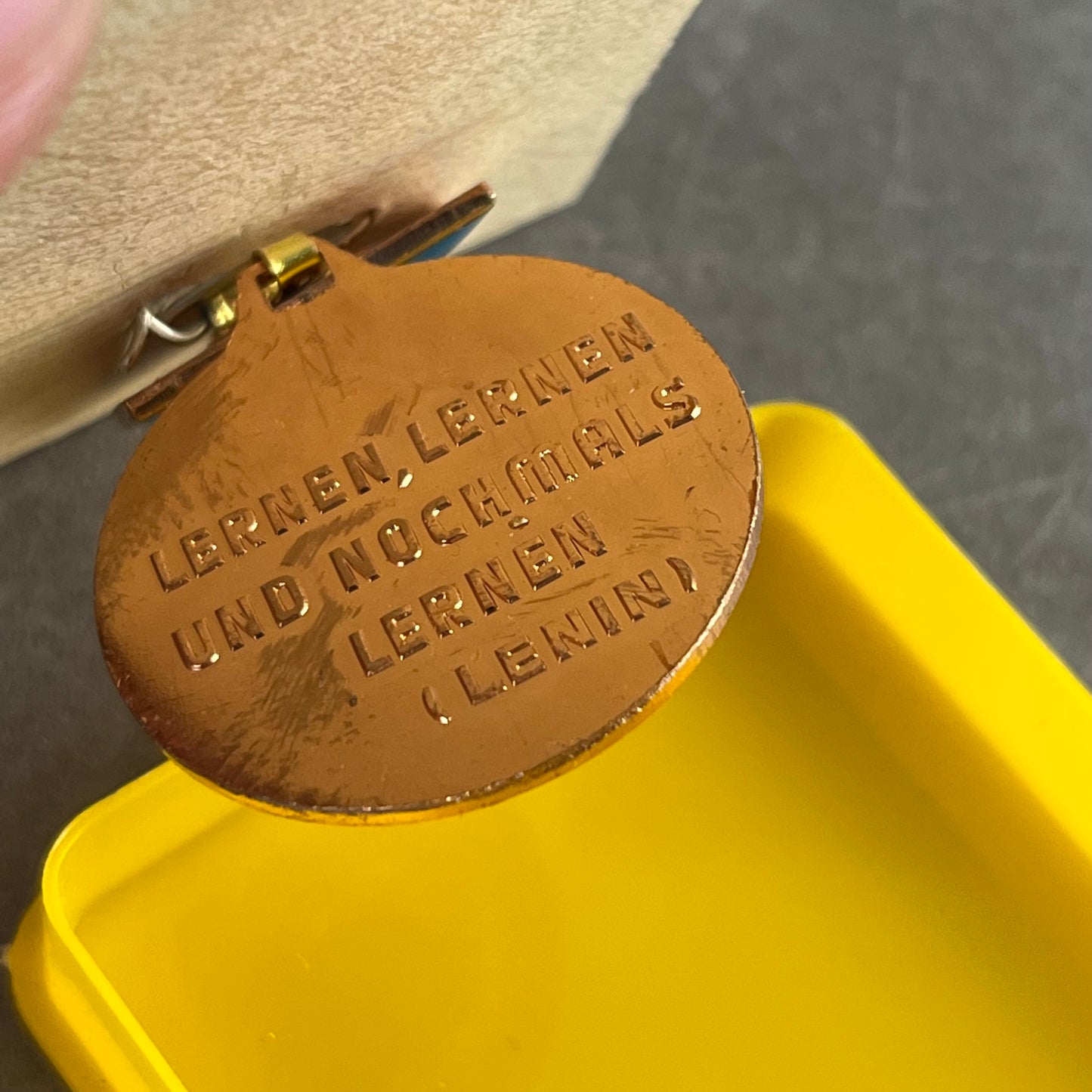 Østtysk DDR Medalje i æske. Original.