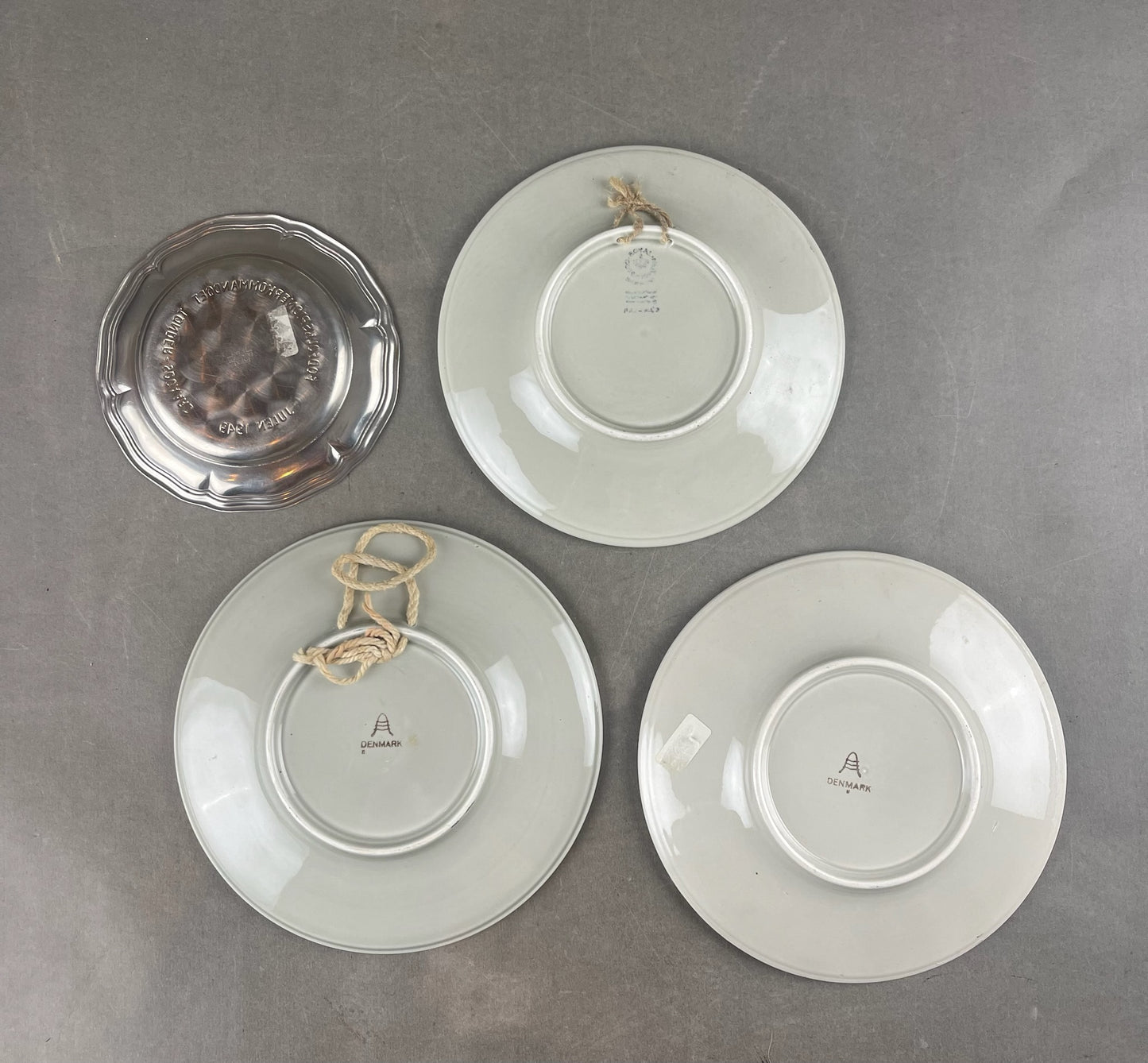 Blandet Lot af danske militær platter. Original.