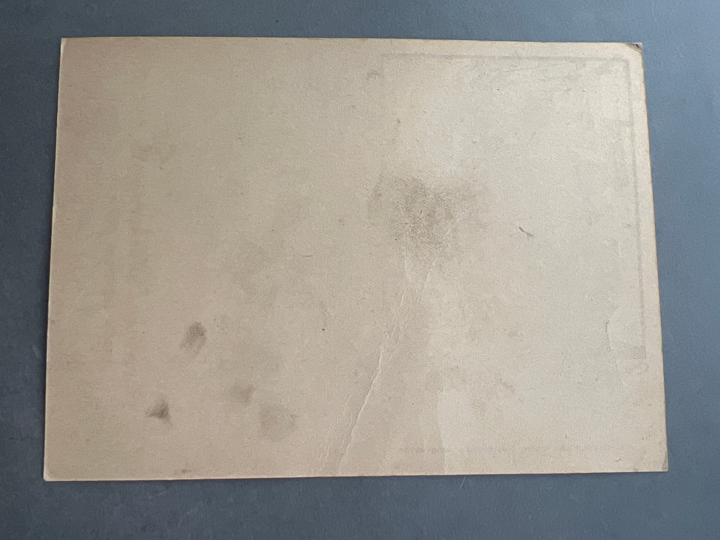 WW2 Tysk Feldpost. Ideologisk motiv med det antikke hagekors på skjoldet. Ubrugt. Original.