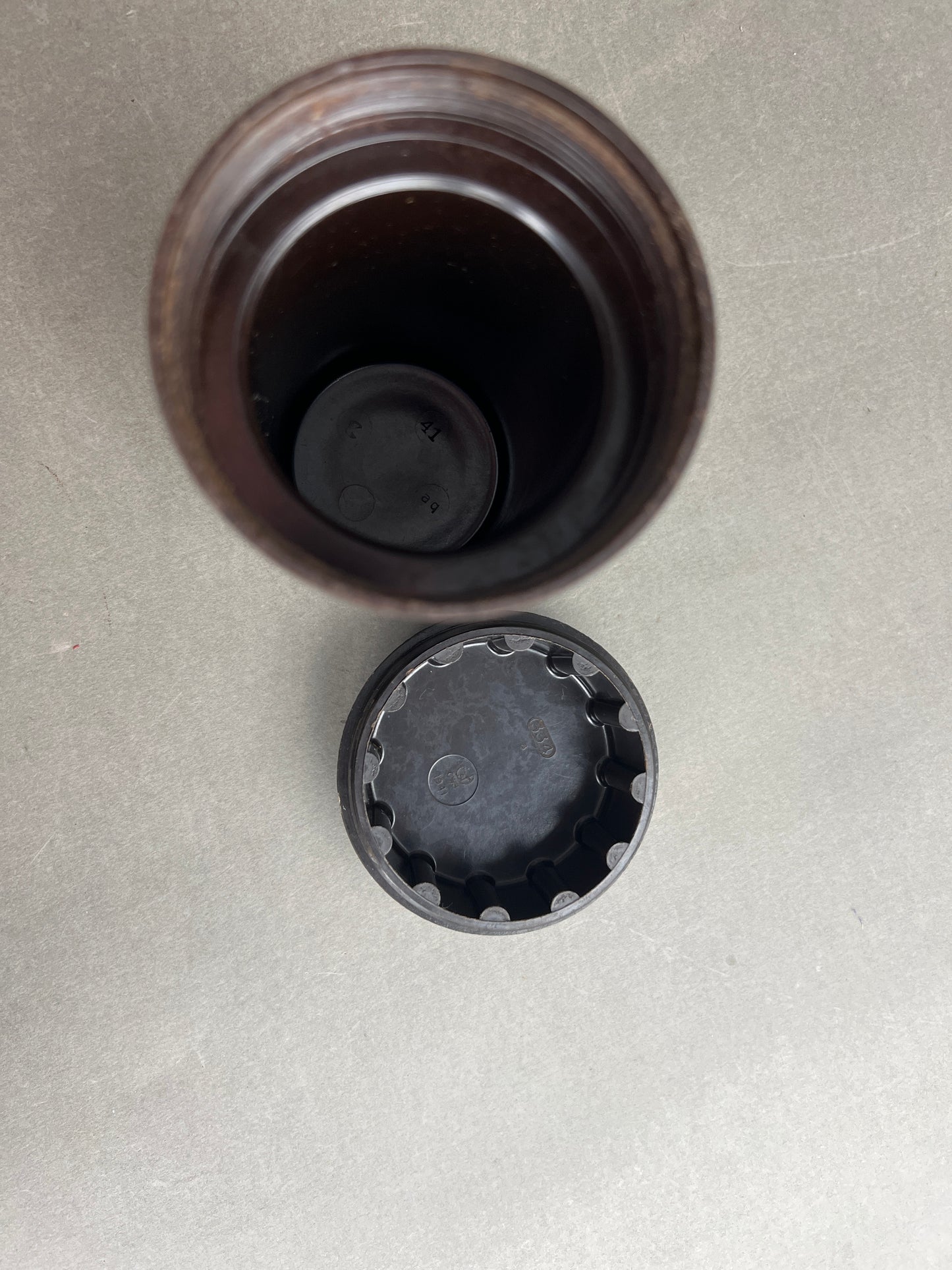 WW2 Tysk "Zunderbuchse 2L" Bakelit Beholder til Tændsats. Godt stemplet. Original.