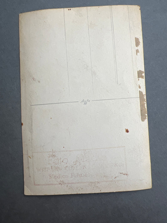 WW2 Tysk Wehrmacht Foto-postkort. Med skråhue, specialist ærmemærke, mv. Original.