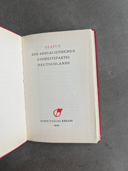 Østtysk DDR Medlems lommebog. Original.