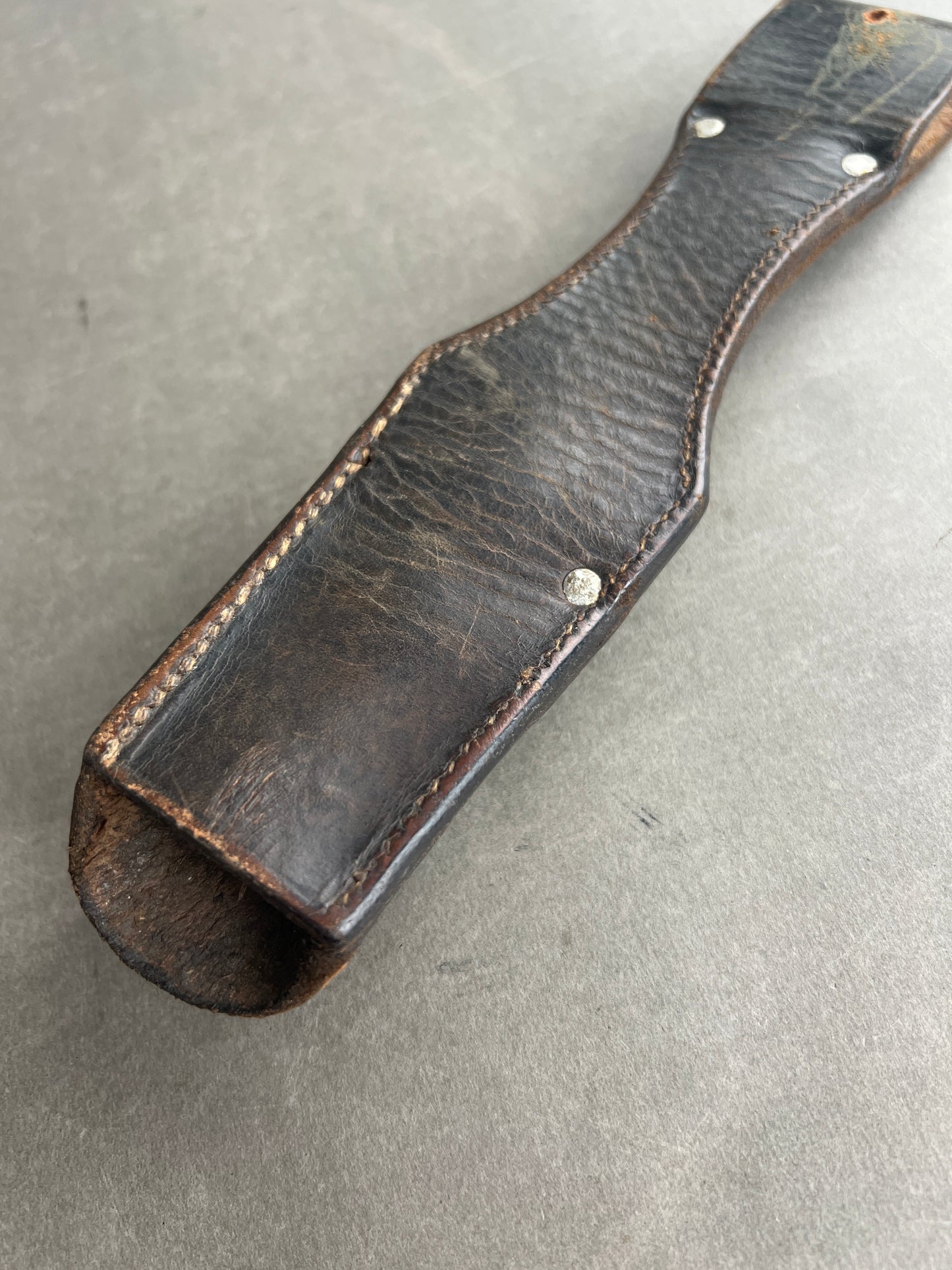 WW2 Tysk K98 Bajonet Frø i Brun. Med fremstiller. Original.