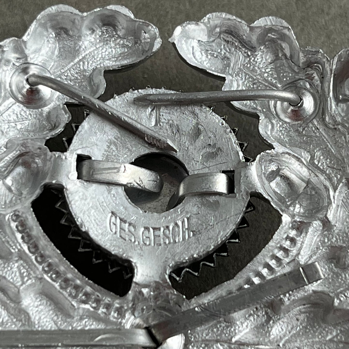 WW2 Tysk Wehrmacht Kasket Egeløv og Korkade. Original.