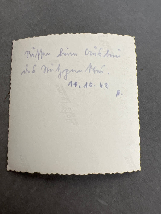 WW2 Tysk Wehrmacht Foto af russere der graver et hul. Original.
