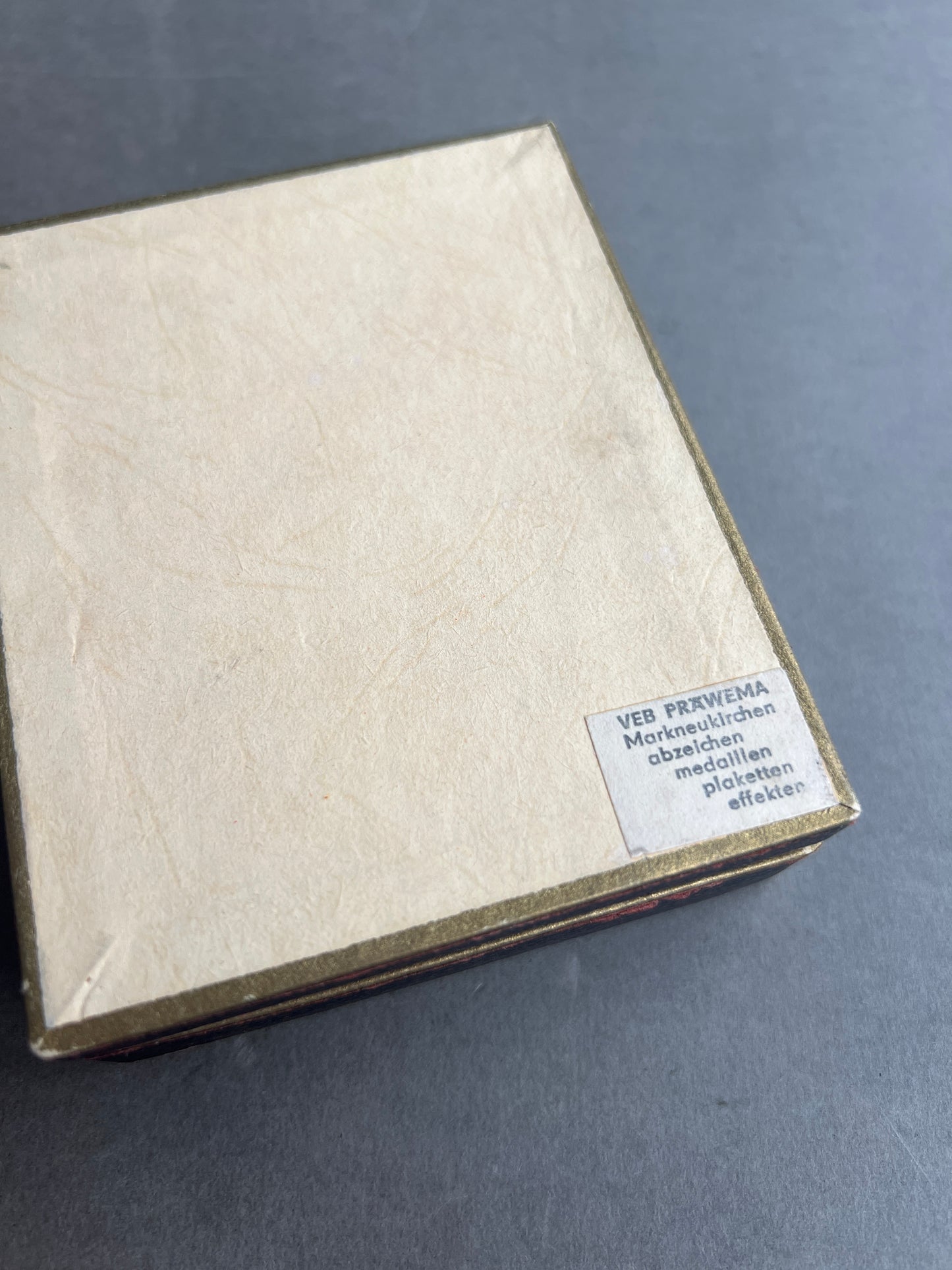 Østtysk DDR Medalje i æske. Original.