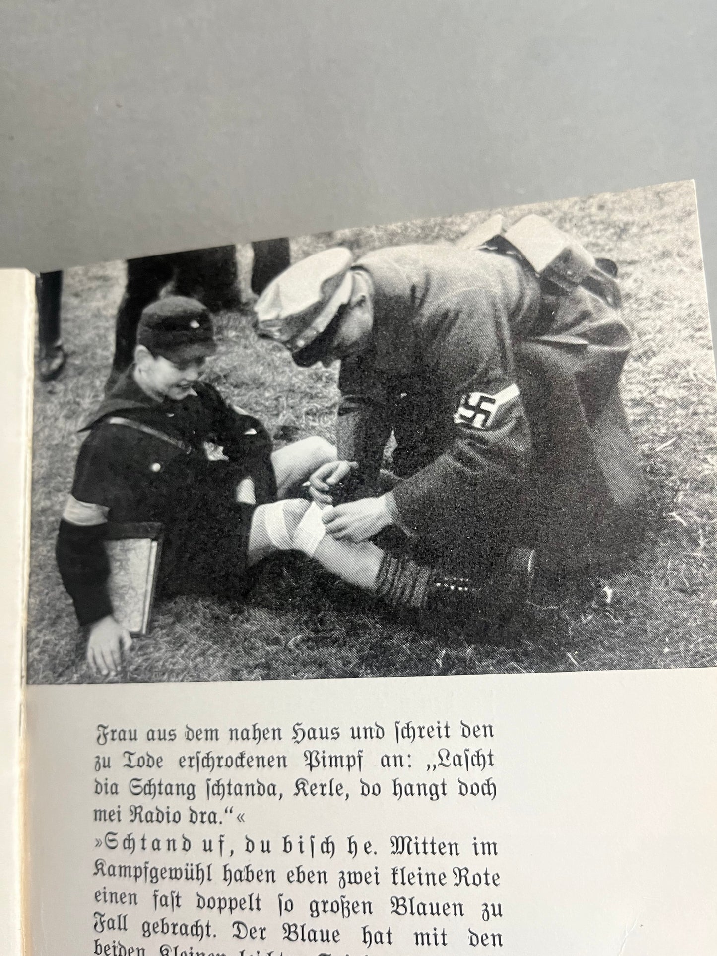 WW2 Tysk HJ Bog. Med Hilsen/Dedikation. Mange gode billeder. Original.
