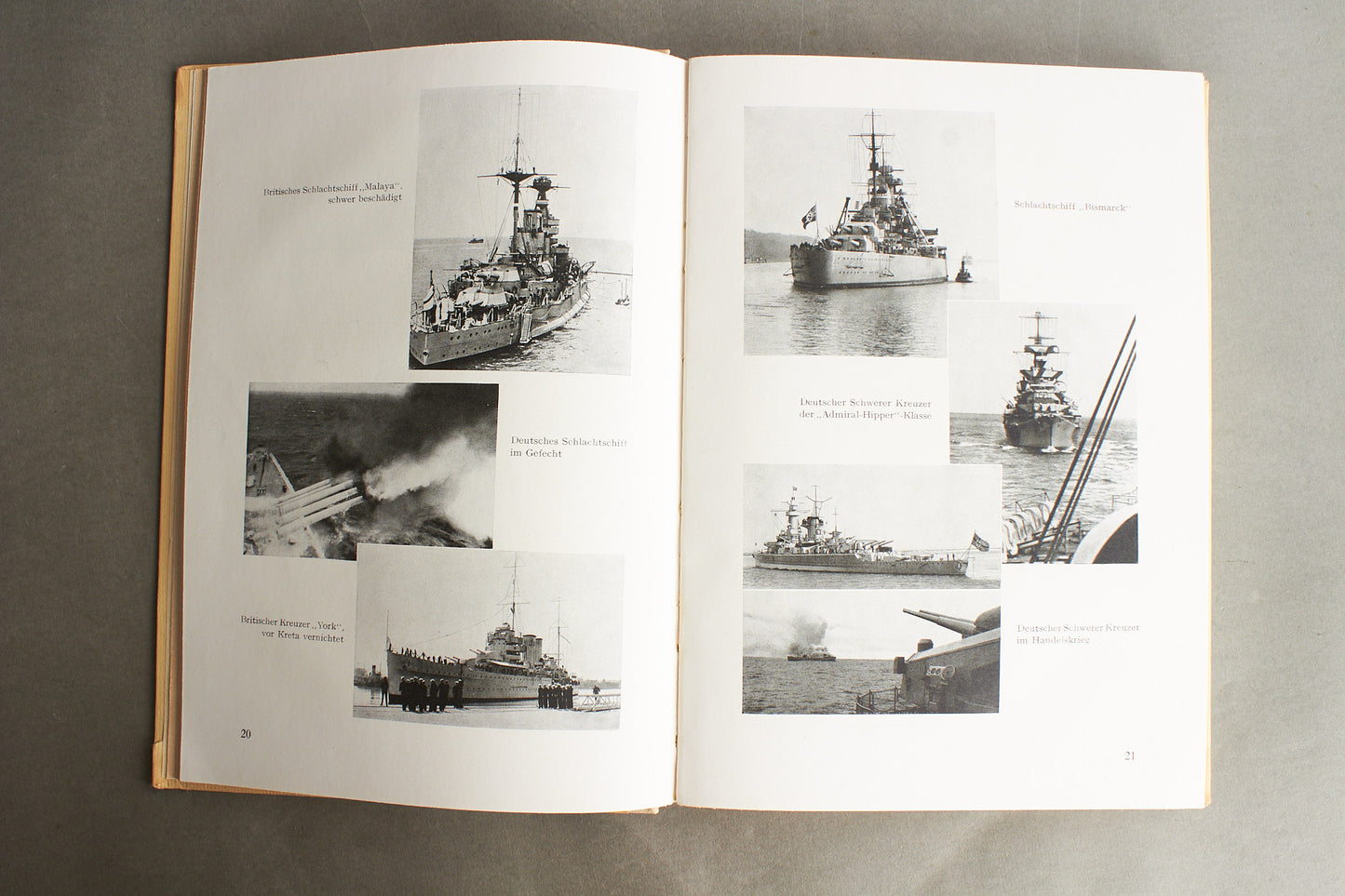 WW2 Tysk Kriegsmarine "Jahrbuch der deutschen Kriegsmarine" Bog. Original.