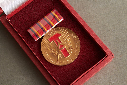 Østtysk DDR Medalje i æske. Original.