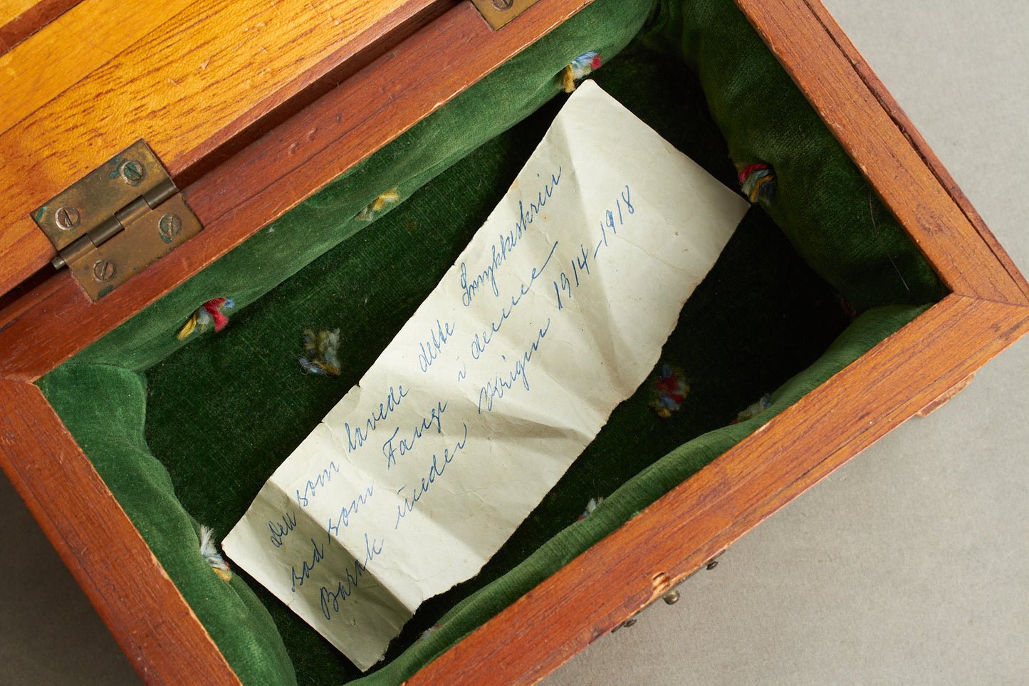 WW1 Hollandsk Minde Smykkeskrin for Krigen 1914-1918. Flot håndarbejde. Original.