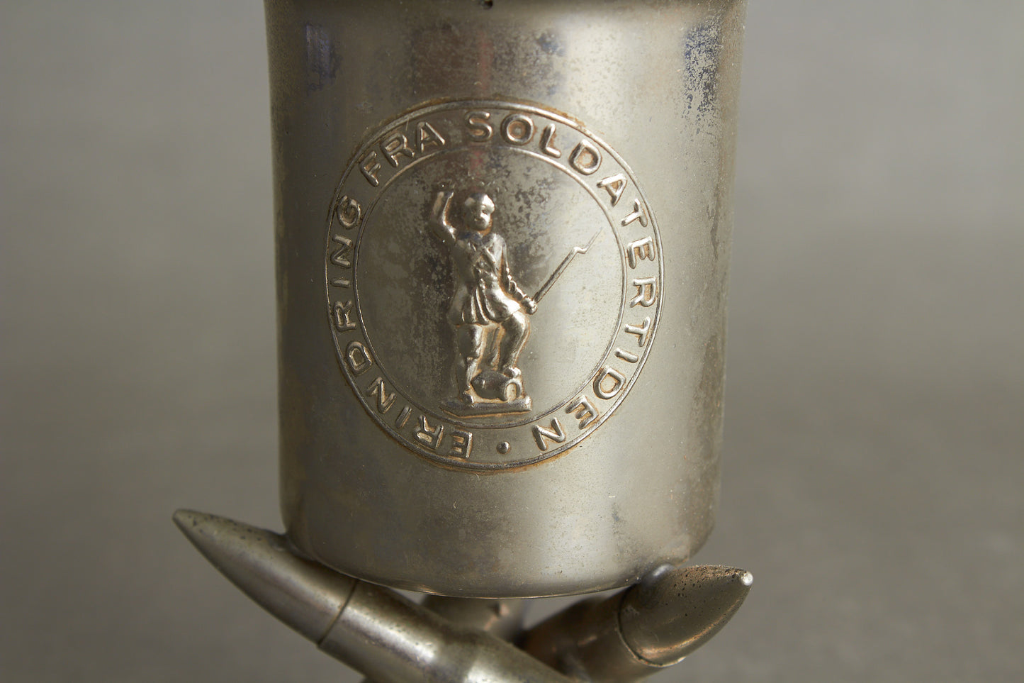 WW2 Dansk Militær Bæger med Landsoldaten. Original.