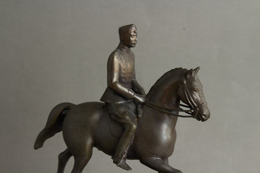 WW2 Dansk Kong Christian d. 10 til hest. Cirka 15 cm høj. Original.