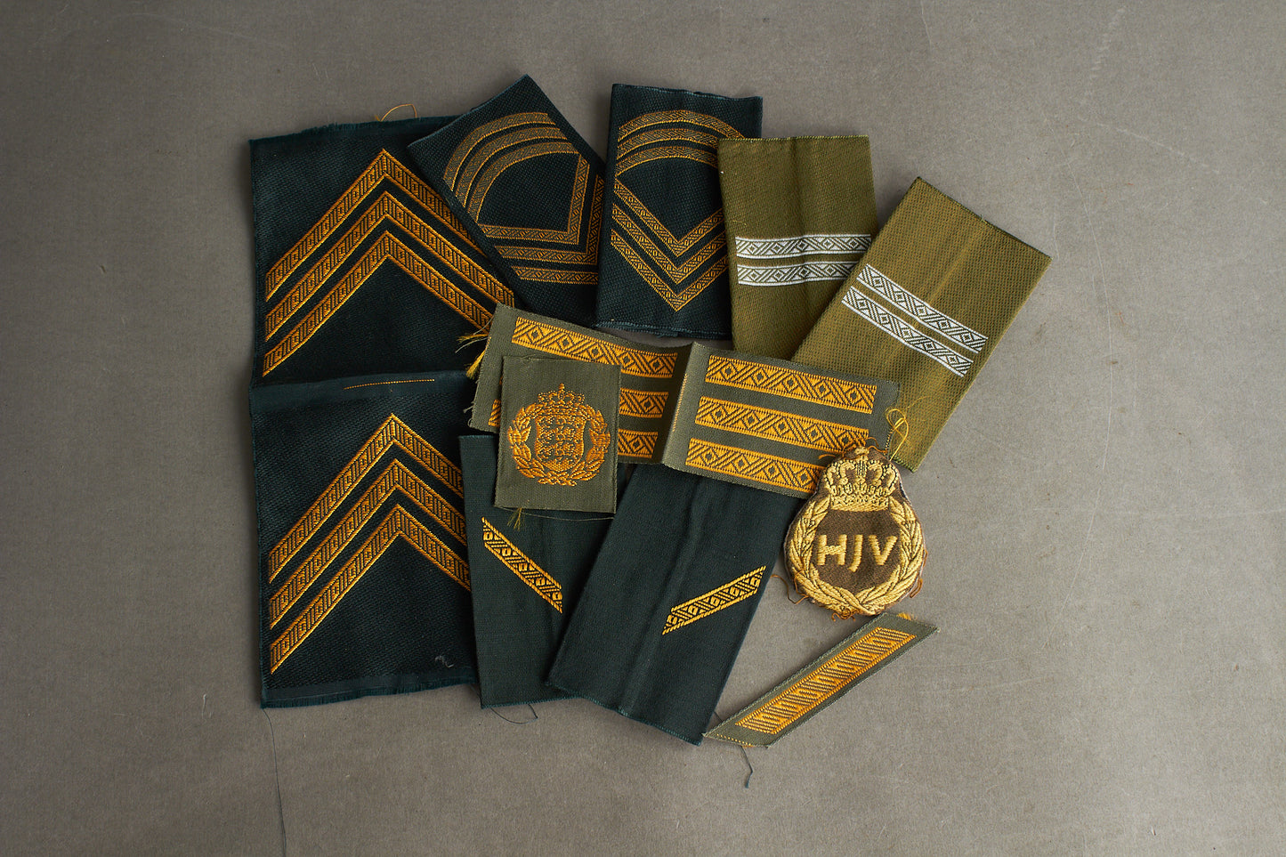 Blandet Danske Militær Mærker. Original.