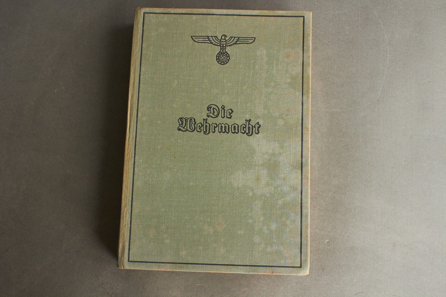 WW2 Tysk "Die Wehrmacht" Bog. Original.
