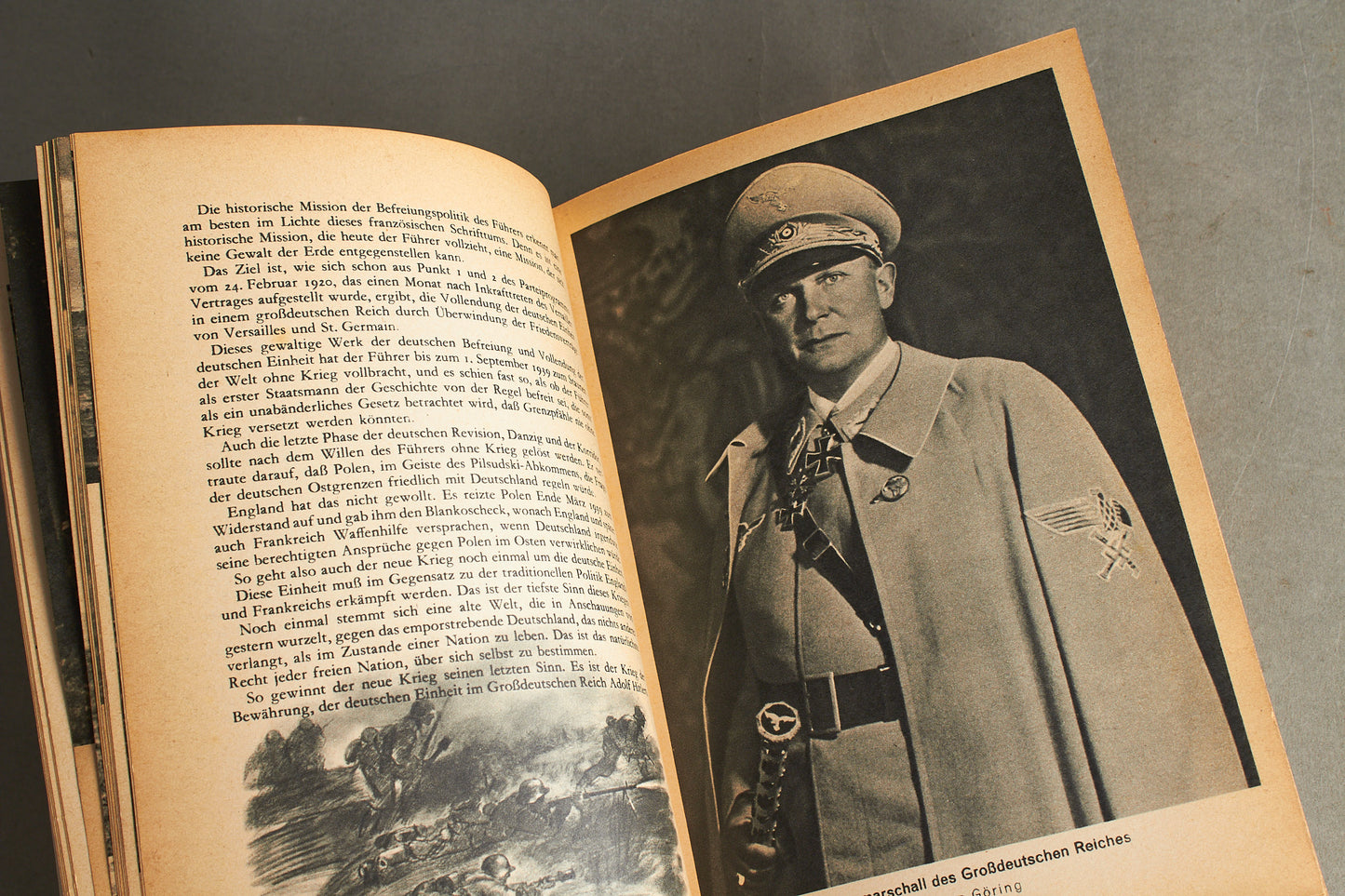 WW2 Tysk "Die Wehrmacht" Bog. Original.