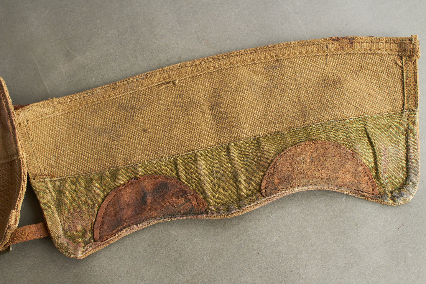 WW2 Engelske Gamacher fra 1944. Genbrugt i Danmark. Original.