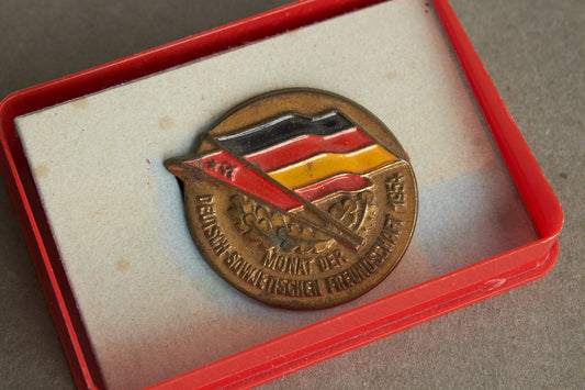 Østtysk DDR Tidlig Rusland/Tyskland Tinnie fra 1954. Original.