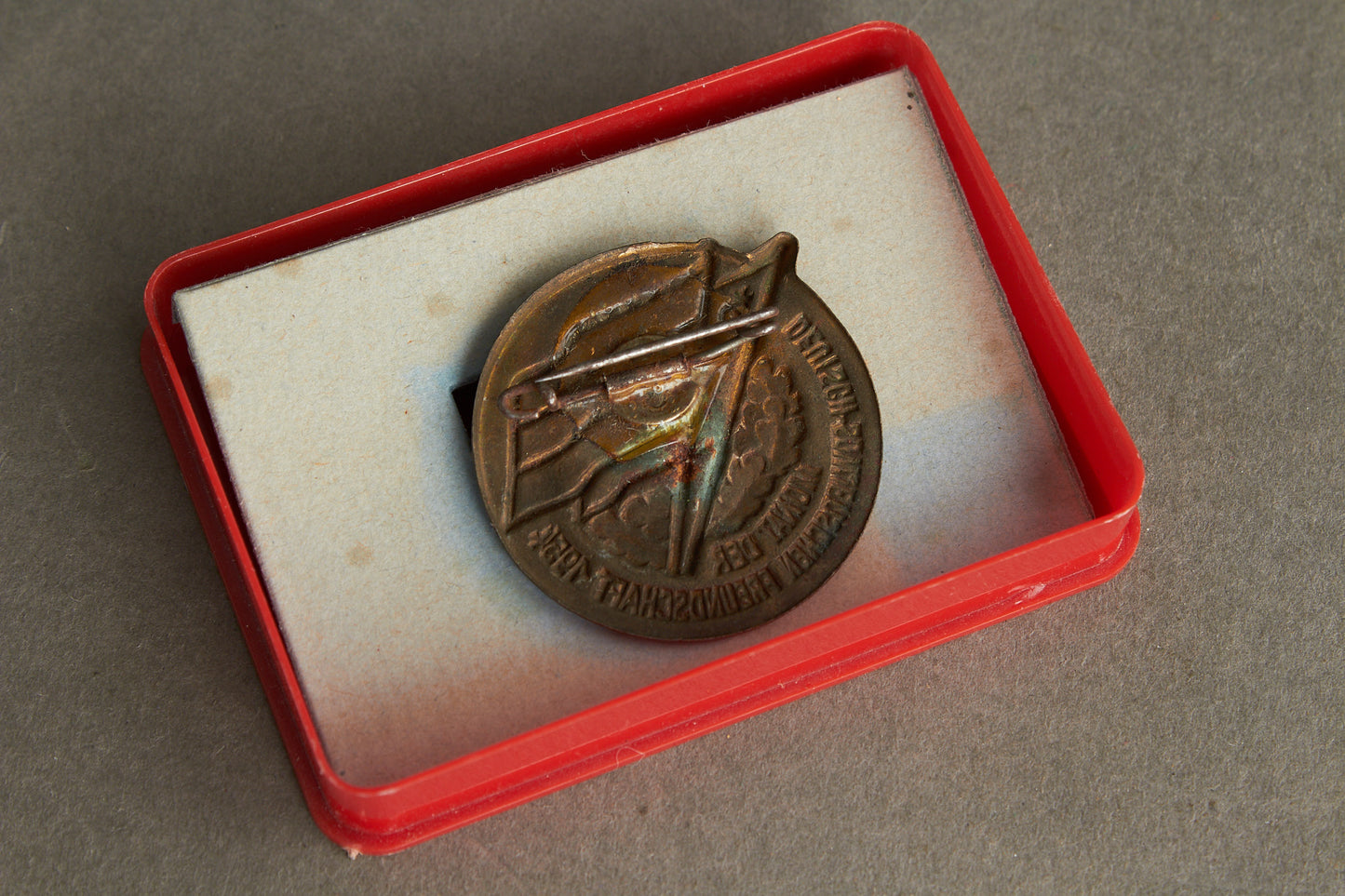 Østtysk DDR Tidlig Rusland/Tyskland Tinnie fra 1954. Original.