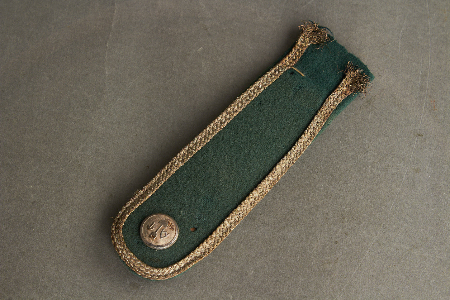 WW2 Norsk Nazistisk "AT" (ArbeidsTjeneste) Skulderstrop. Sjælden. Original.