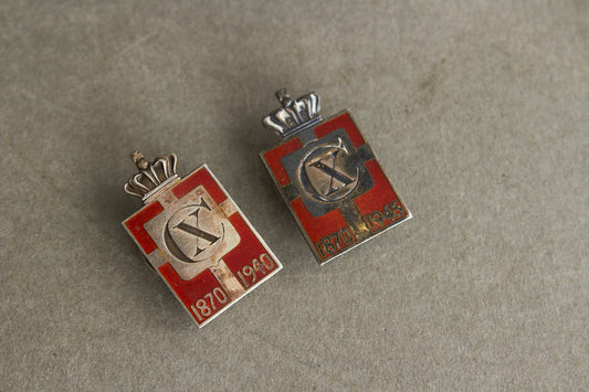 WW2 Danske Georg Jensen Kongemærker i ægte sølv. Original.