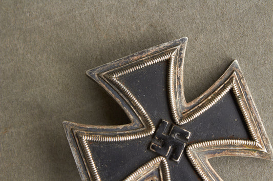 WW2 Tysk Jernkors 1. Klasse. Umærket Souval "Dipping 3". Original.