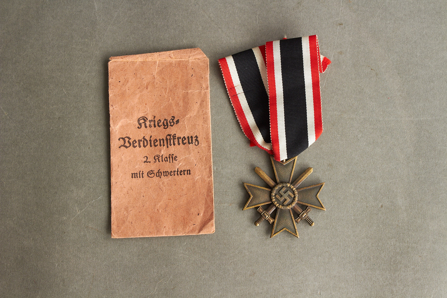 WW2 Tysk Kriegsverdienstkreuz 2. Klasse m. sværd i pose. Original.