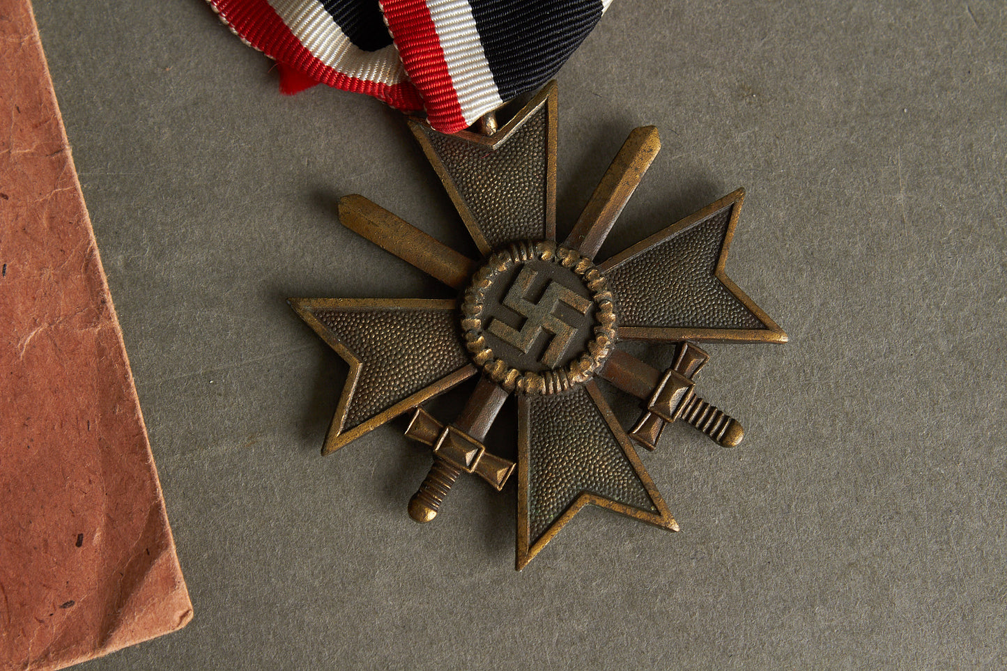 WW2 Tysk Kriegsverdienstkreuz 2. Klasse m. sværd i pose. Original.