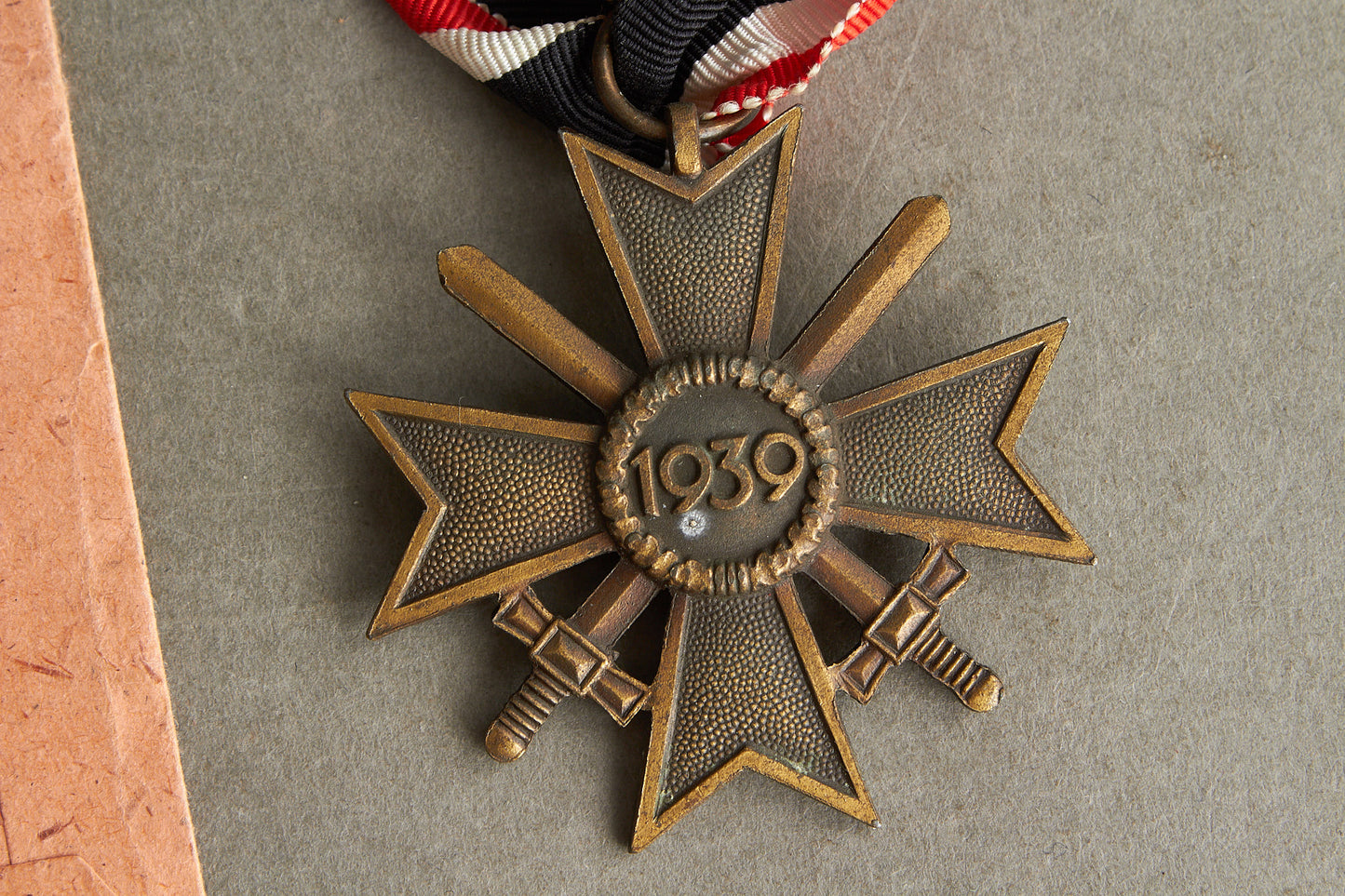WW2 Tysk Kriegsverdienstkreuz 2. Klasse m. sværd i pose. Original.