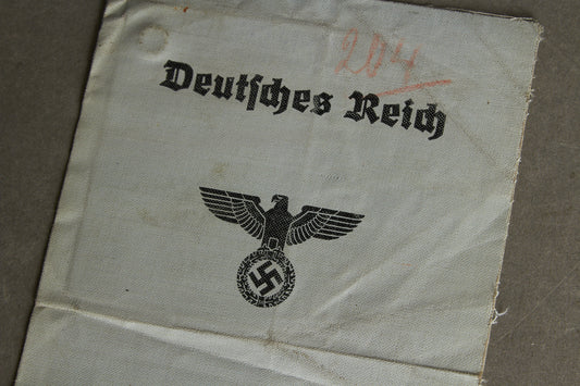 WW2 Tysk "Kennkarte". Pænt udfyldt. Original.