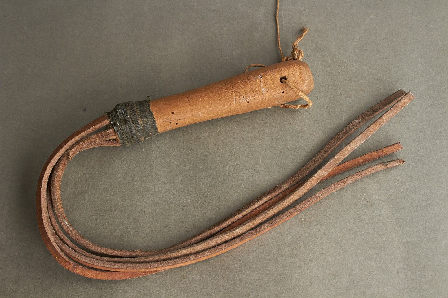 WW2 Tysk Wehrmacht pisk til tøj, telte mv. Original.