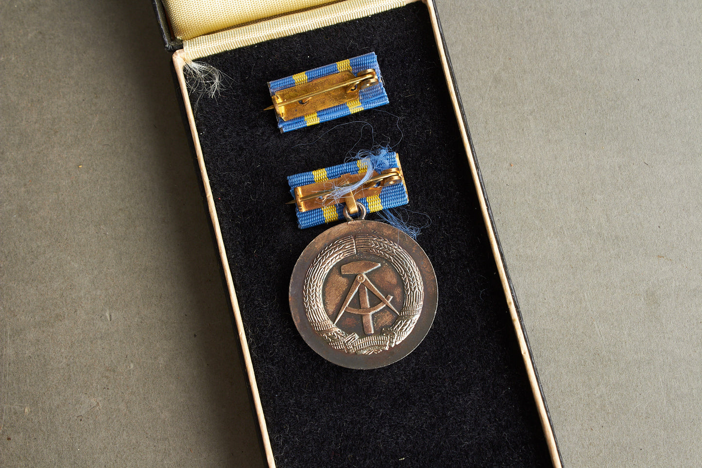 Østtysk DDR Medalje i Æske. Original.