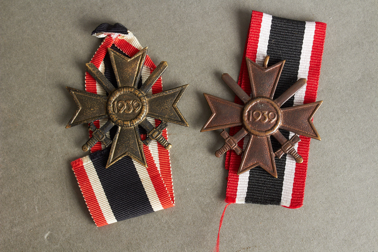 WW2 Tysk KVK Lot. Efterkrigs. Ét bånd er original.