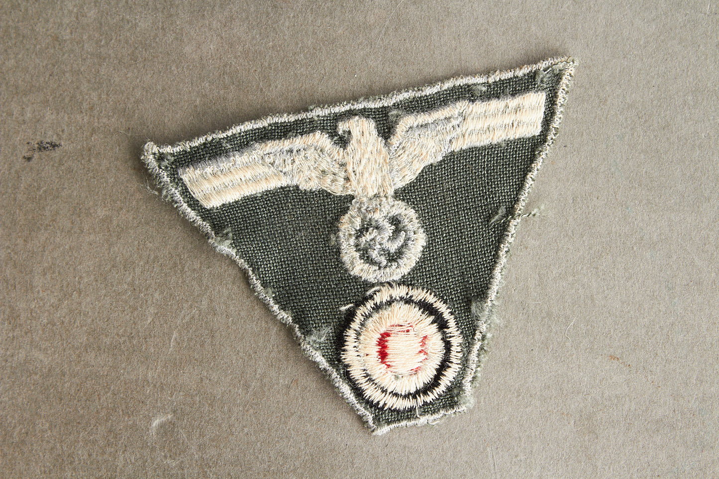 WW2 Tysk Wehrmacht M43 Kasketørn. Original.