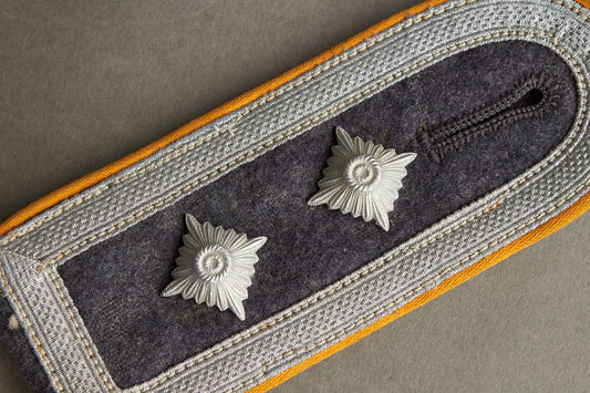 WW2 Tysk Luftwaffe Underofficer Skulderstrop for flyvende personel. Original.
