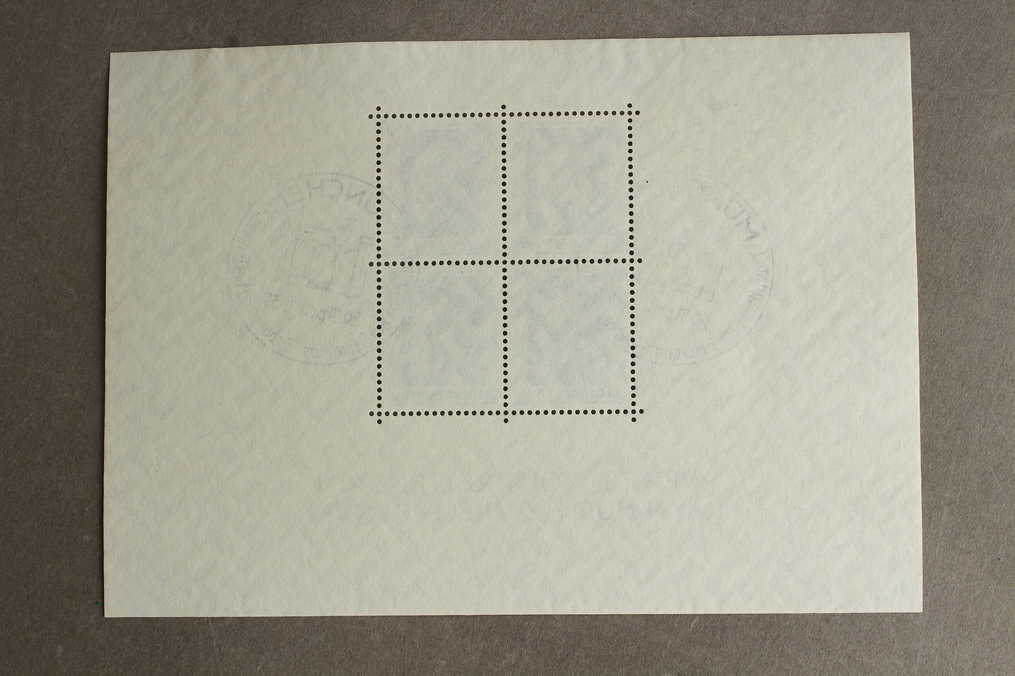 WW2 Tysk "AH" Frimærker på ark. Original.