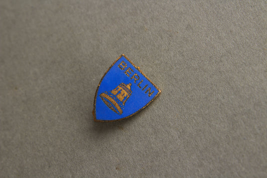 WW2 Tysk Veteranforening Lokalafdeling "Berlin" Medlemsmærke. Original.