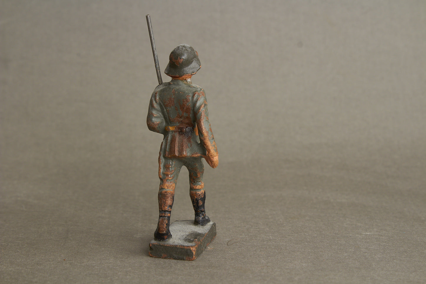 WW2 Tysk Lineol Legetøjssoldat. Original.
