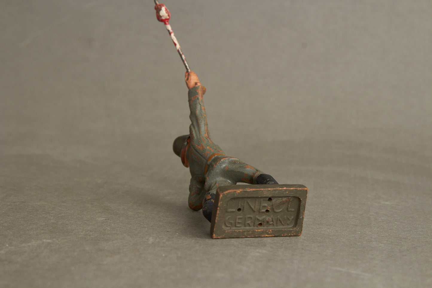 WW2 Tysk Lineol Legetøjssoldat. Original.