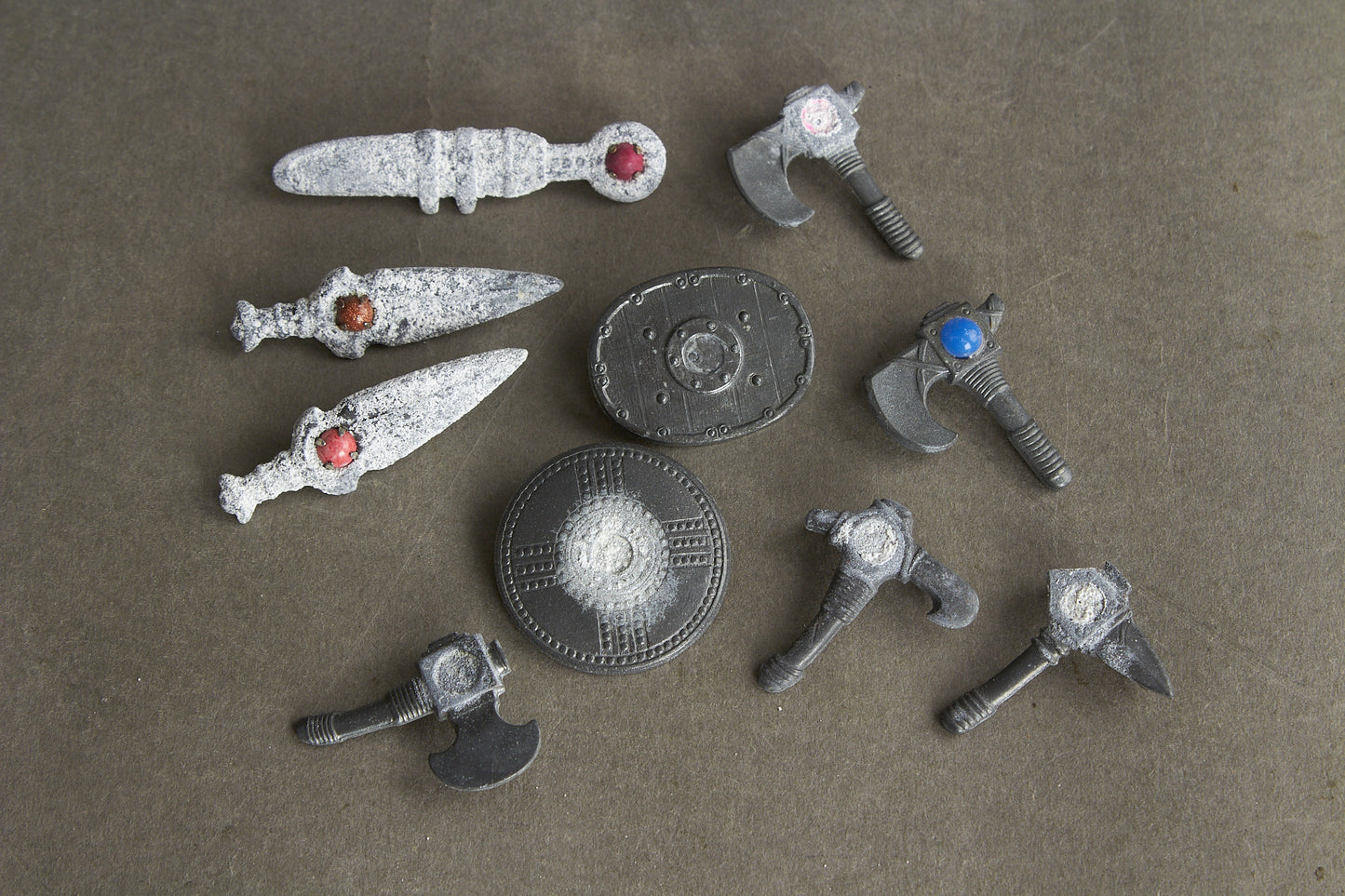 WW2 Tysk Blandet Lot WHW Tinnies. Original.