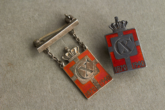 WW2 Danske Georg Jensen Kongemærker i ægte sølv. Original.