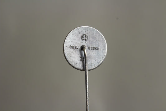 WW2 Tysk NSV (Nationalsozialistische Volkswohlfahrt) Medlemspin. Original.