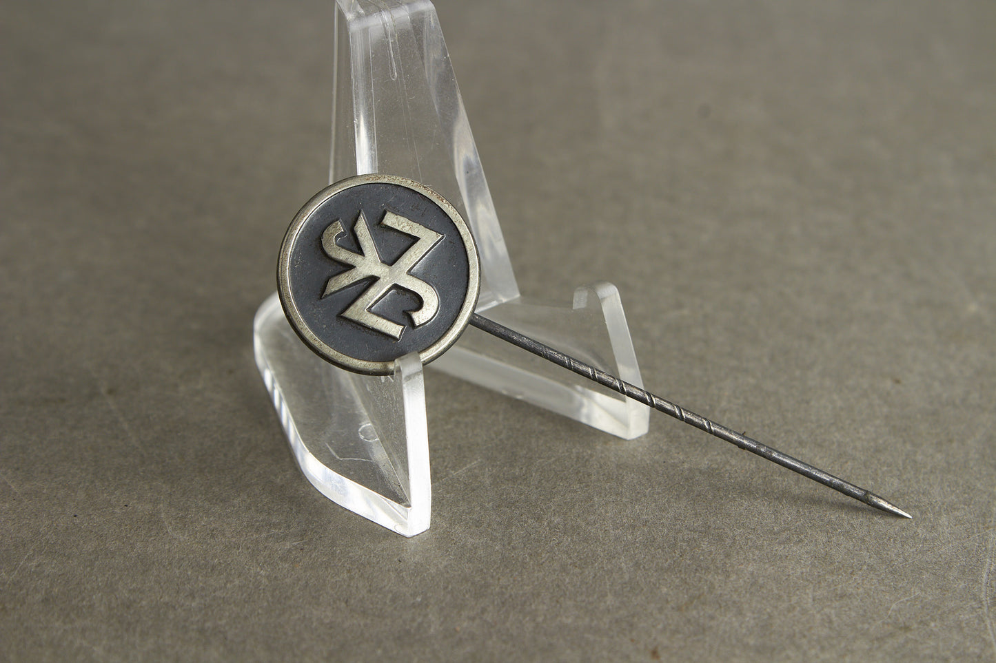 WW2 Tysk NSV (Nationalsozialistische Volkswohlfahrt) Medlemspin. Original.
