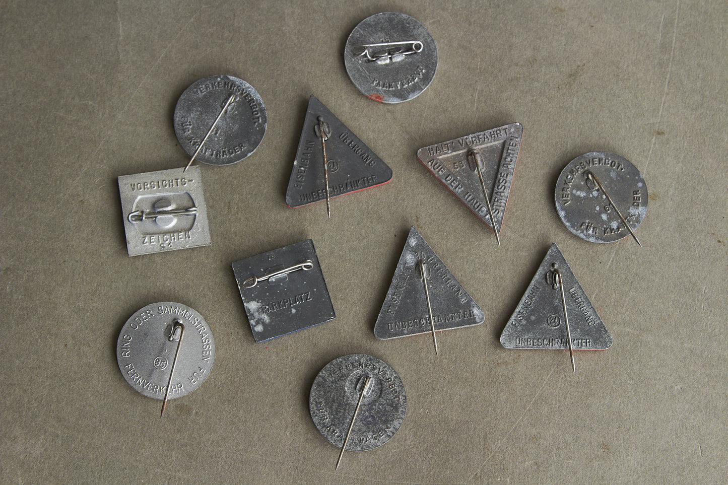 WW2 Tysk WHW Blandet Lot af Vejskilte. Original.