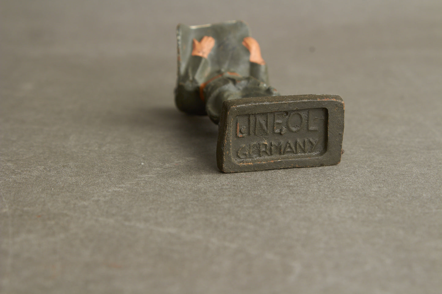 WW2 Tysk Lineol Legetøjssoldat. Original.