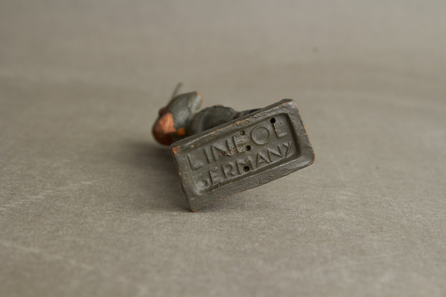 WW2 Tysk Lineol Legetøjssoldat. Original.