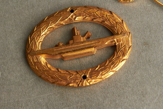 WW2 Tysk Kriegsmarine "U-Bootkriegsabzeichen" i 1957-Model. Original.