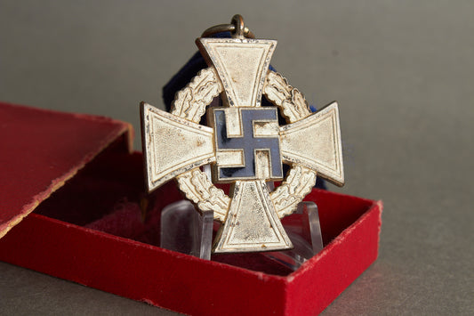 WW2 Tysk Treudienst 25 år i æske. Original.