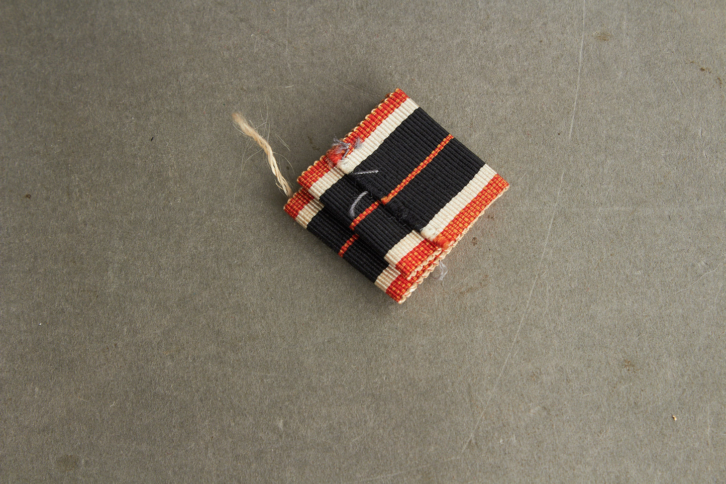 WW2 Tysk Kriegsverdienst Medalje Bånd. Original.