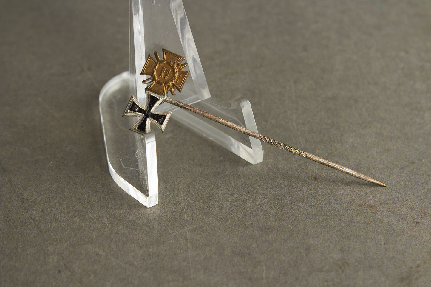 WW1 Tysk Medalje Miniature Pin. Jernkors og Frontkæmper. Original.